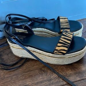 Bleecker & Bond platform sandals